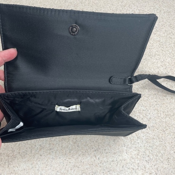 NEIMAN MARCUS Black Satin Evening Bag Wristlet Purse Envelope Quilted - Picture 5 of 8